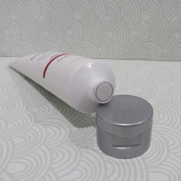 ELTAMD SKINCARE💥 UV FACIAL SPF 30+ CREAMY AND HYDRATING FACIAL SUNSCREEN 3 OZ💥 - Picture 3 of 8